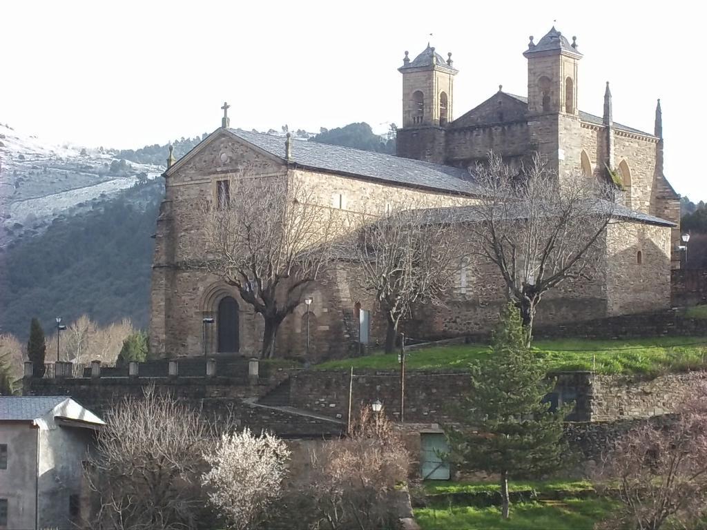 Apartamentos El Camino Villafranca Del Bierzo Extérieur photo