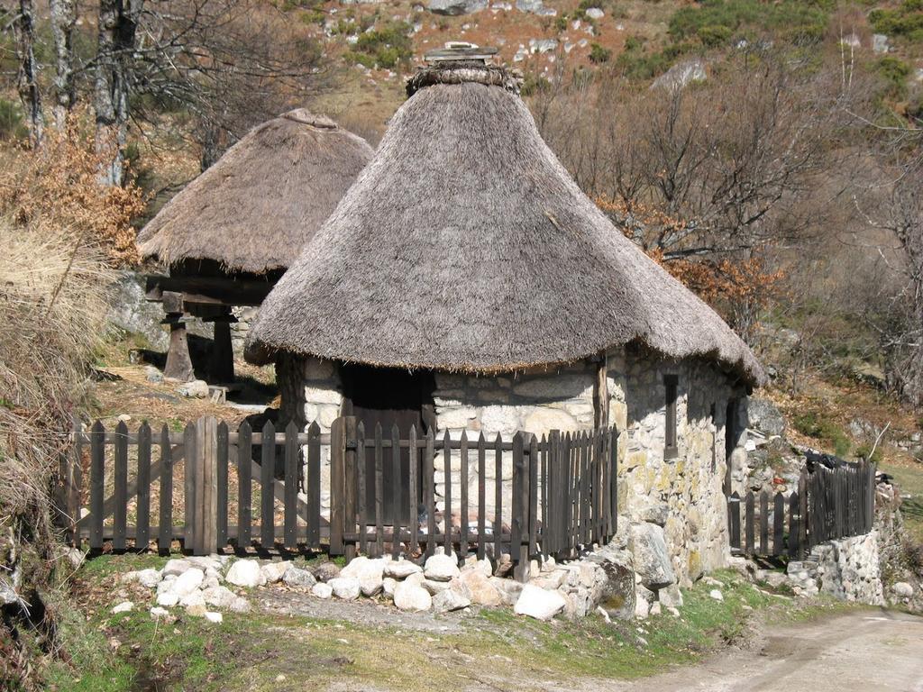 Apartamentos El Camino Villafranca Del Bierzo Extérieur photo