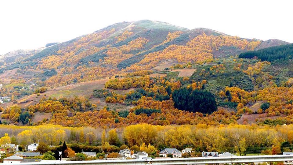 Apartamentos El Camino Villafranca Del Bierzo Extérieur photo